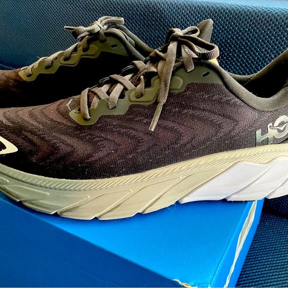 Hoka Arahi 6 black running sneakers! - Picture 4 of 6